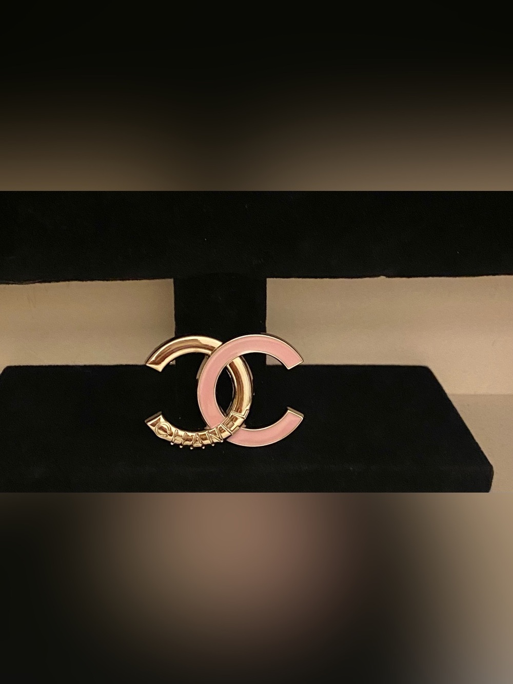 Fashion Jewelry Pink and Silver Interlocking Logo C-C Luxury Brooch -